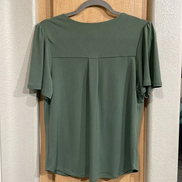 Button front Tee - Picture 7 of 8